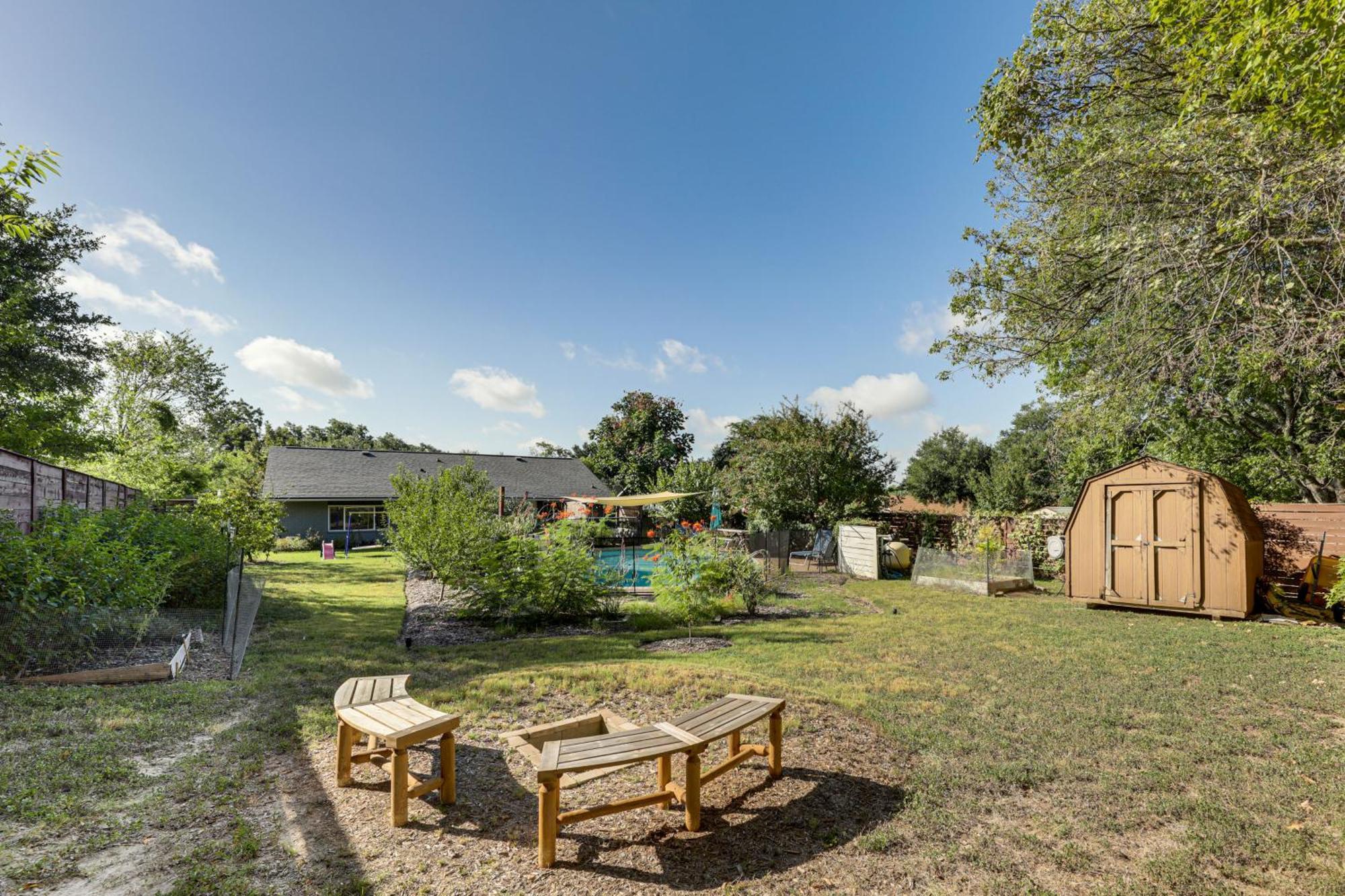 Modern Austin Home With Outdoor Pool And Fire Pit! Extérieur photo